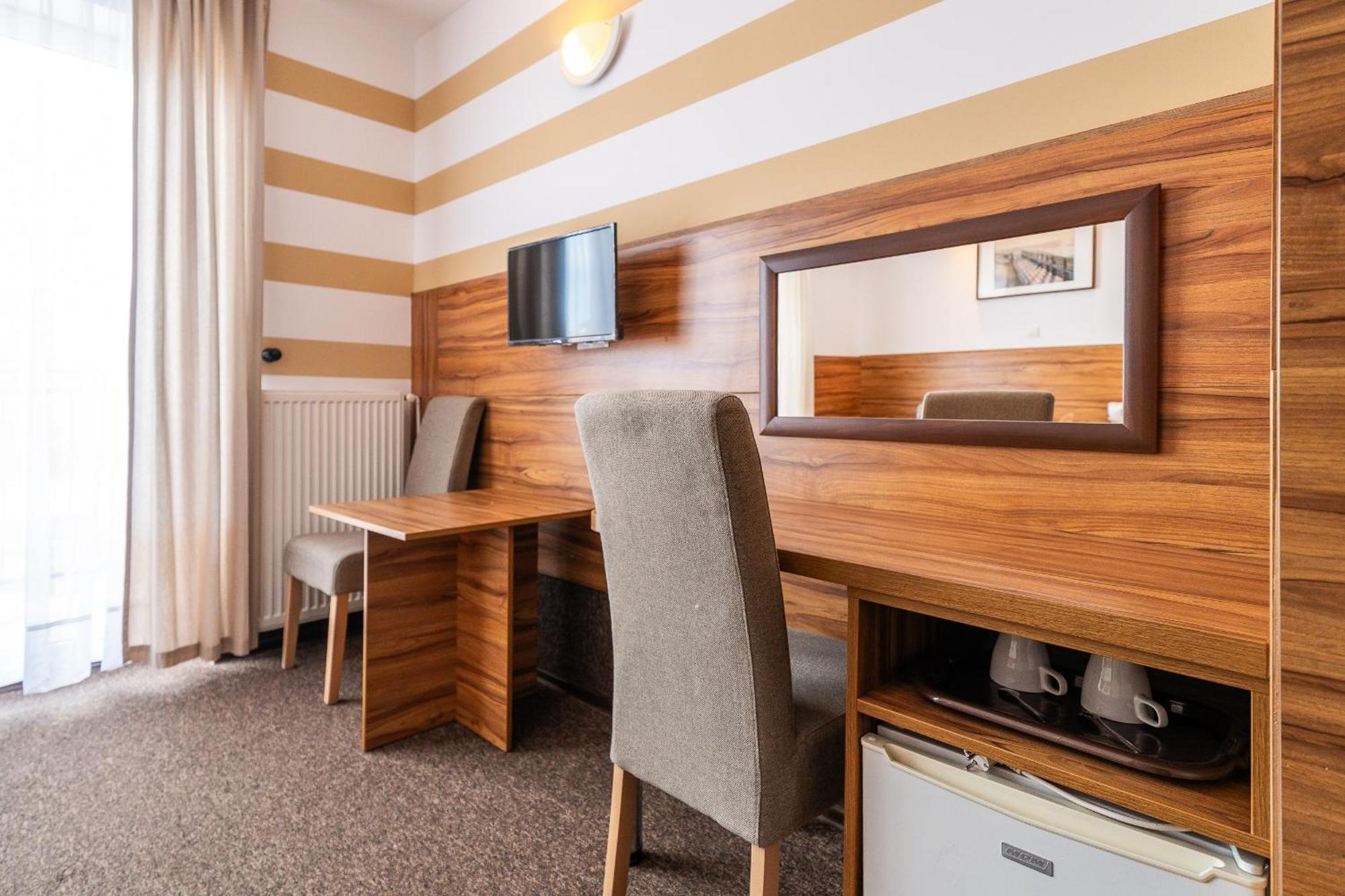 Max Apartamenty - Pokoje - Domki - Restauracja - Basen Mielno  Dış mekan fotoğraf