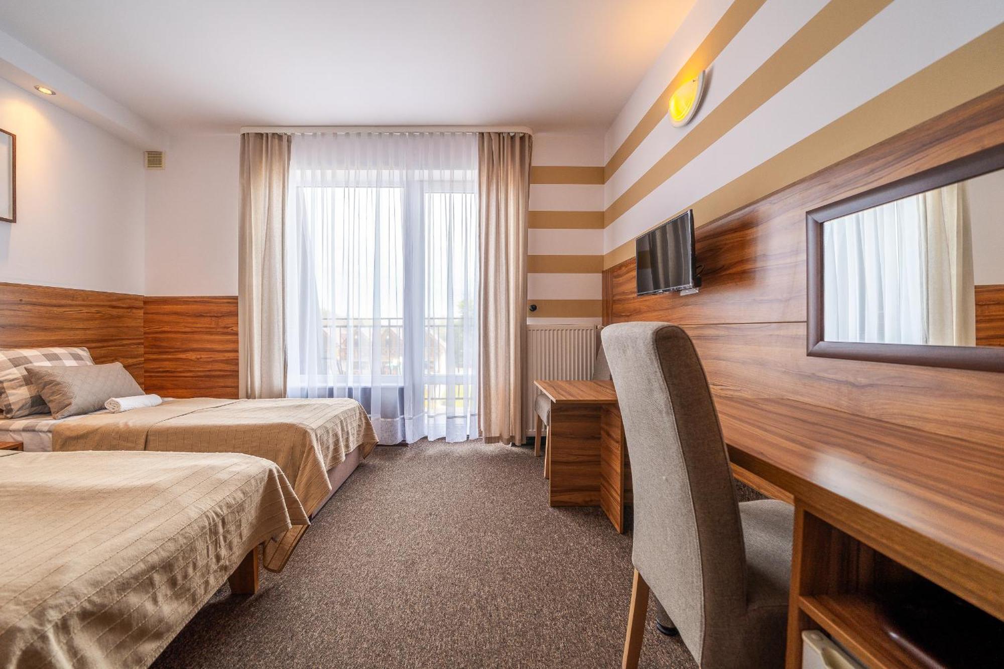 Max Apartamenty - Pokoje - Domki - Restauracja - Basen Mielno  Dış mekan fotoğraf